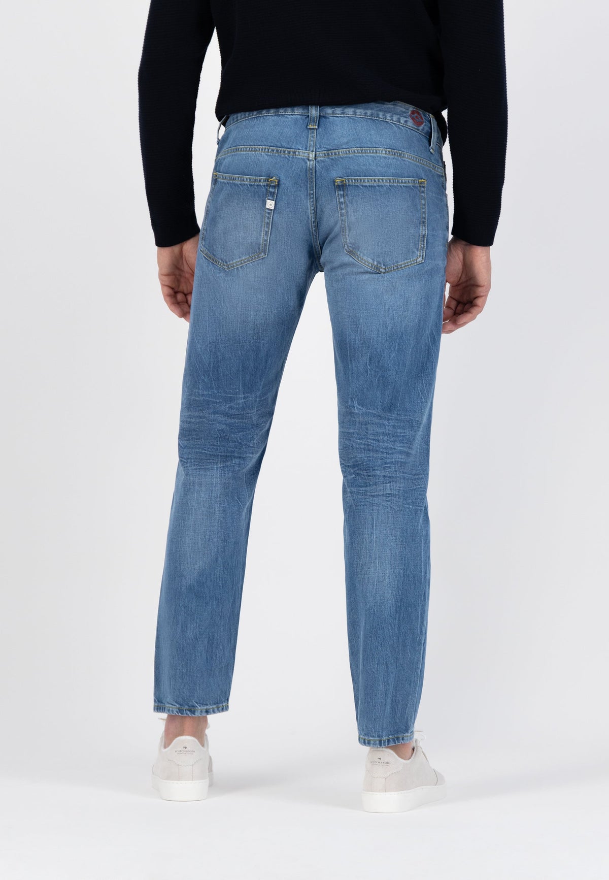 Sustainable MUD Jeans denim shirt in light blue, crafted from organic cotton for an ethical wardrobe staple.