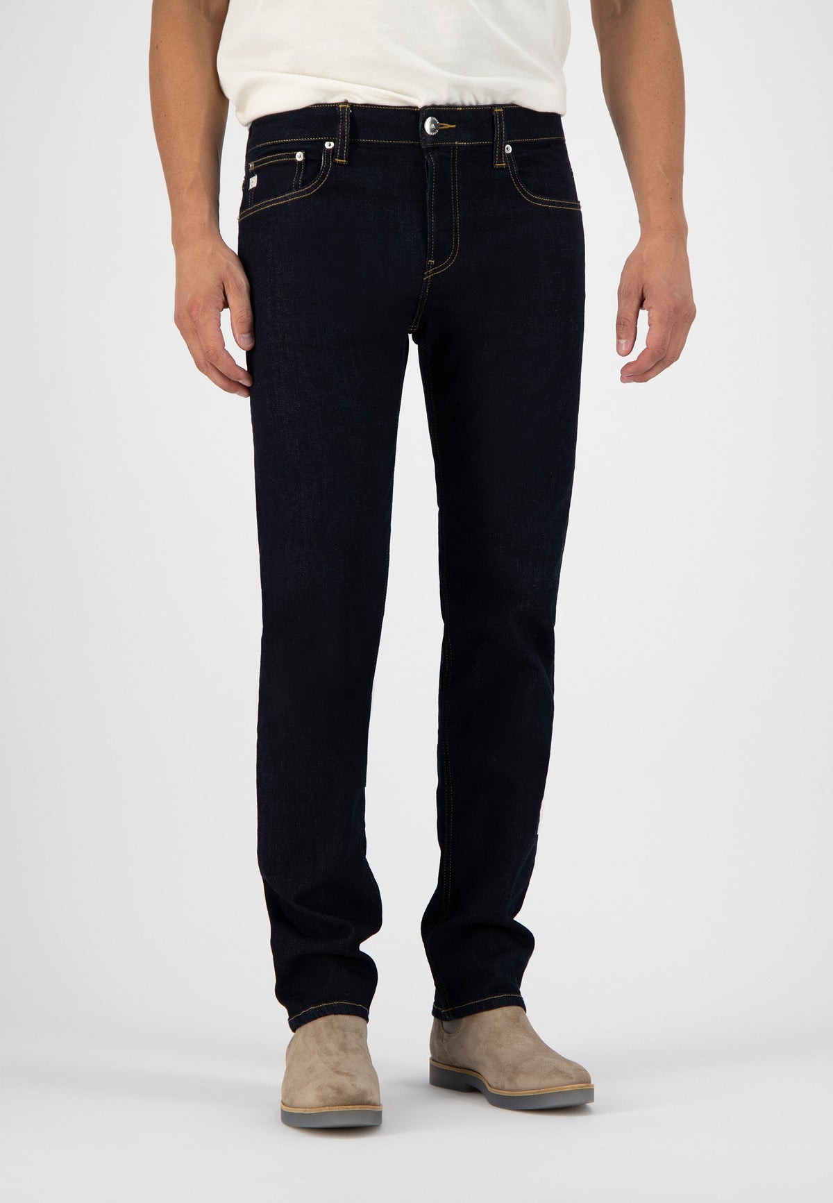 Sustainable MUD Jeans crafted in light blue denim, showcasing a classic fit and ethical fashion choice.